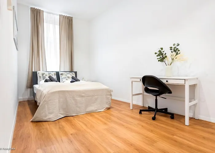 Nice Central City Room Hostel *