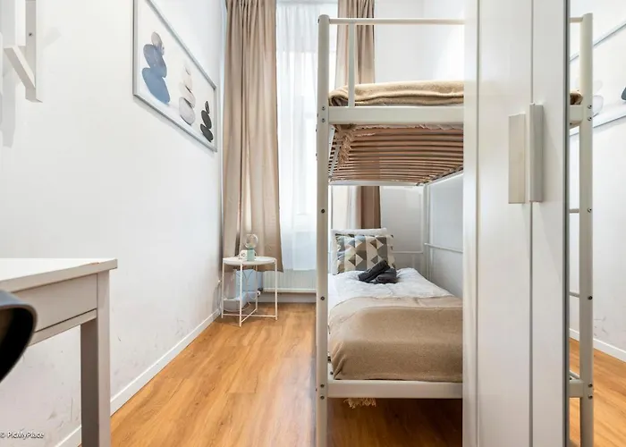 Nice Central City Room