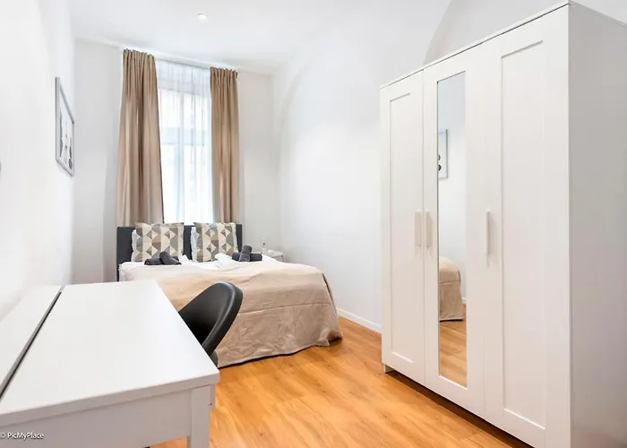 Nice Central City Room