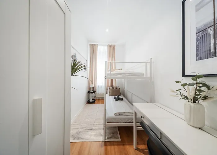 Nice Central City Room